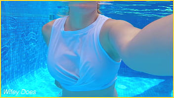 Milf shows perfect tits outdoors swimming