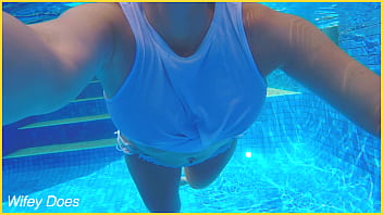 Milf shows perfect tits outdoors swimming