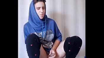 Sexy twink cums three times and expands his anal hole to the maximum