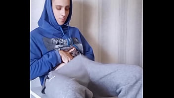 Sexy twink cums three times and expands his anal hole to the maximum