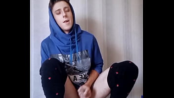 Sexy Twink Cums Three Times And Expands His Anal Hole To The Maximum thumbnail
