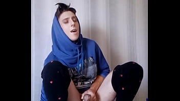 Sexy twink cums three times and expands his anal hole to the maximum
