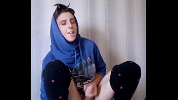 Sexy twink cums three times and expands his anal hole to the maximum