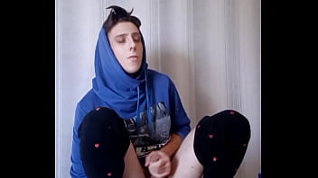 Sexy twink cums three times and expands his anal hole to the maximum