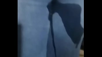 Laska posikała się w spodnie