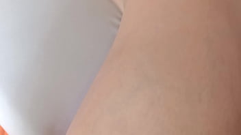 Por algo de dinero la puta de mi madrastra se dejo meter la verga sin forro