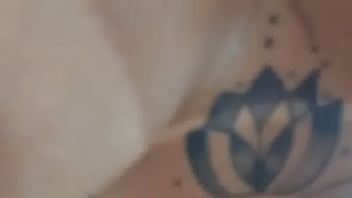 Ele sempre faz um estrago no meu cuzinho e eu adoro vem ver