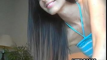 Sexy girl shows off her ass and pussy