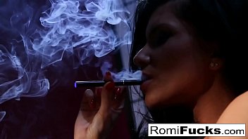 Brunette babe masturbates