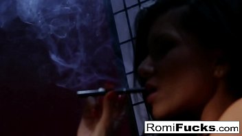 Brunette babe masturbates