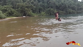 Sexo anal em alto mar