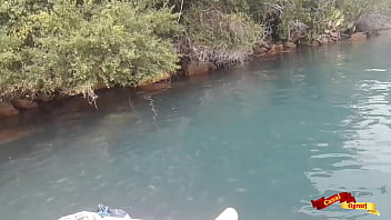 Sexo anal em alto mar