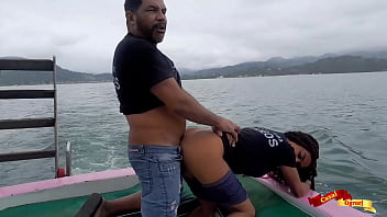 Sexo anal em alto mar