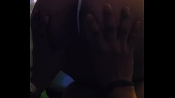 Satisfecho con su compra una tanguita mojada de mi esposa