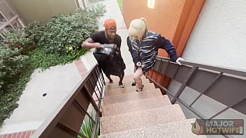 Blonde cutie jessica starling gets eaten and banged by rome major