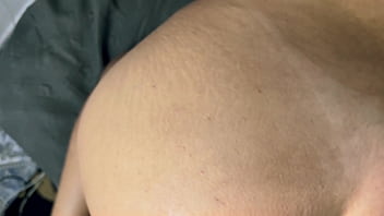 Arrombei o cuzinho da bunduda sem preservativo ficou com o cu todo gozado