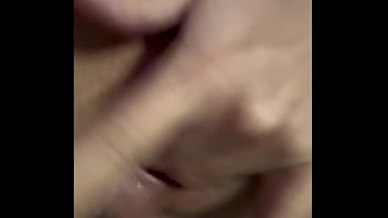 Mexicana caliente pide verga masturbandose