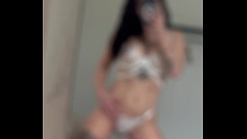 Je t’attends pour venir jouer avec moi