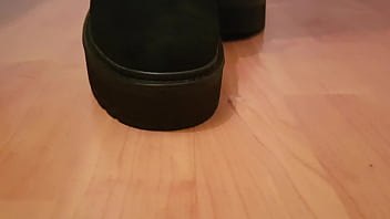 Lick the spit from my sole