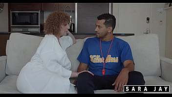 Bouncy ass milf sara jay gets on alex jones & fucks him hard