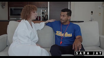 Bouncy ass milf sara jay gets on alex jones & fucks him hard