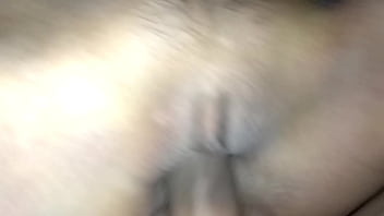 น้ำพุ่งออกมาจากควยเข้าไปในหีที่ยังไม่เคยถูกเย็ด