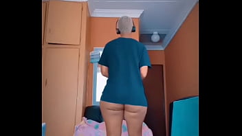 J'ai surpris mon bb sa chambre entrain de faire ça J'ai surpris mon bb sa chambre entrain de faire ça