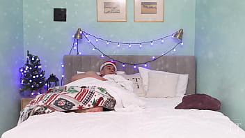 Even though she didn't bring the right gift her pussy is a great substitute