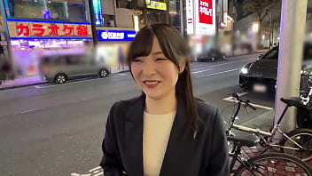 パート1【自らの痴態でお小遣いを稼ごうとする倫理観ぶっ飛び系美人が初ハメ撮り】彼氏のチ●ポだけじゃ満足できない…涼しげな顔してムッツリちゃんがカメラにオナニー見せつけ浮気チ●ポをオネダリ！彼氏とセフレに抱かれまくった神くびれ&ぷりっぷりの美尻を責め立てるコスプレ&ハメ撮りセックス！【あまちゅあハメrec＃ユイ＃ol】