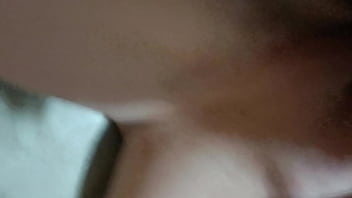 Ninfetinha voltou querendo mais rola e mamando gostoso recebeu gozada no rabinho virgem vídeo completo no sheer e x red