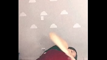 Gostosa isaabreuw rebolando muito