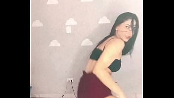 Gostosa isaabreuw rebolando muito