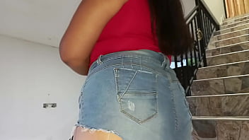 Vecina infiel follando con su vecino