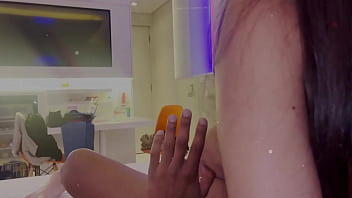 Encontro com seguidor negão mascarado não aguentou a sentada da ju