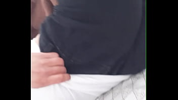 Tocándome mi enorme booty