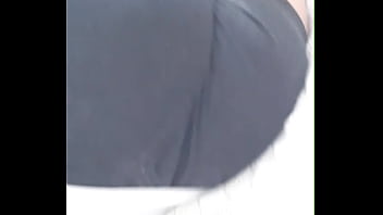 Tocándome mi enorme booty