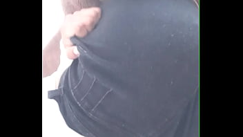 Tocándome mi enorme booty