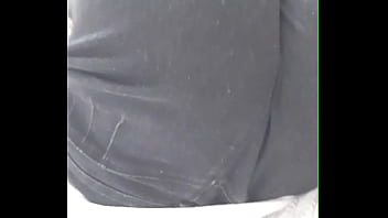 Tocándome mi enorme booty