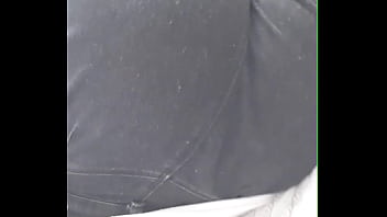 Tocándome mi enorme booty