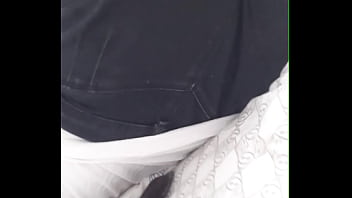 Tocándome mi enorme booty