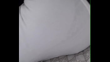 Tocándome mi enorme booty