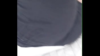 Tocándome mi enorme booty