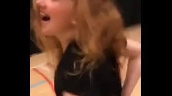 Girl gets her ass flossed 4 free