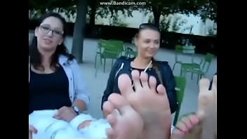 Russian girls footfetish in public park