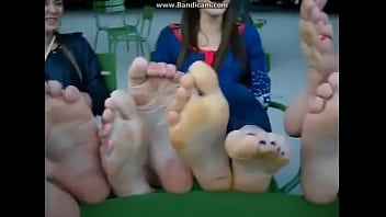 Russian girls footfetish in public park