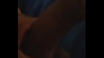 Amigo de papá me manda vídeo masturbándose