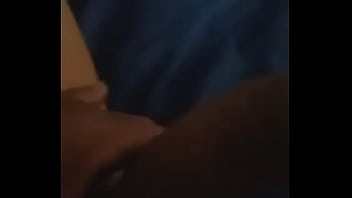 Amigo de papá me manda vídeo masturbándose