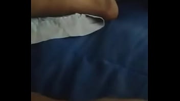 Amigo de papá me manda vídeo masturbándose