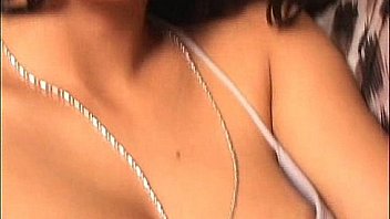 Gigi Does A Blowjob With Icecream thumbnail