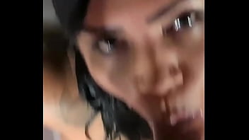 Banho de espuma e porra na bucetinha da morena